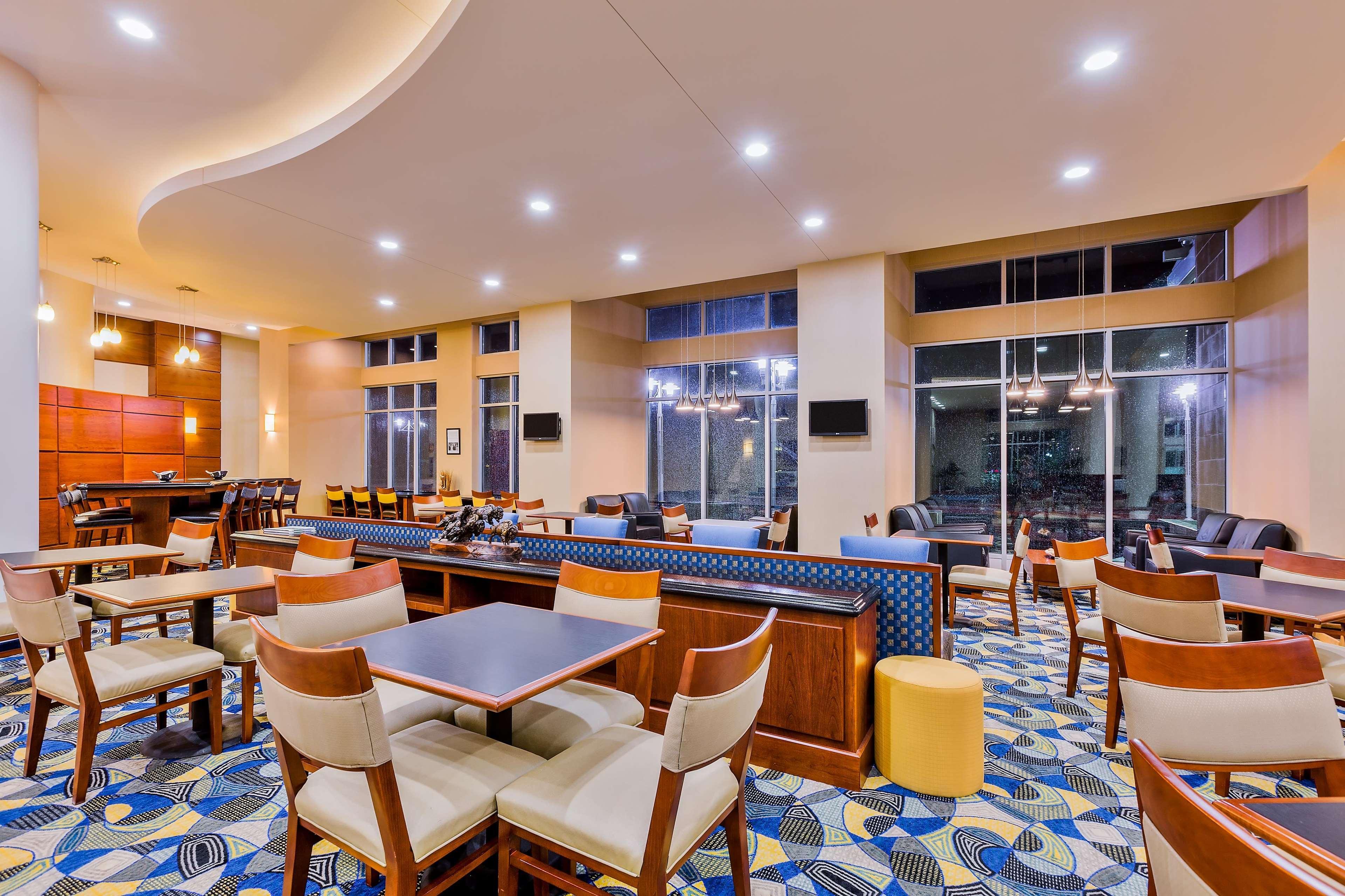 Hampton Inn & Suites Owensboro Downtown Waterfront Exterior foto