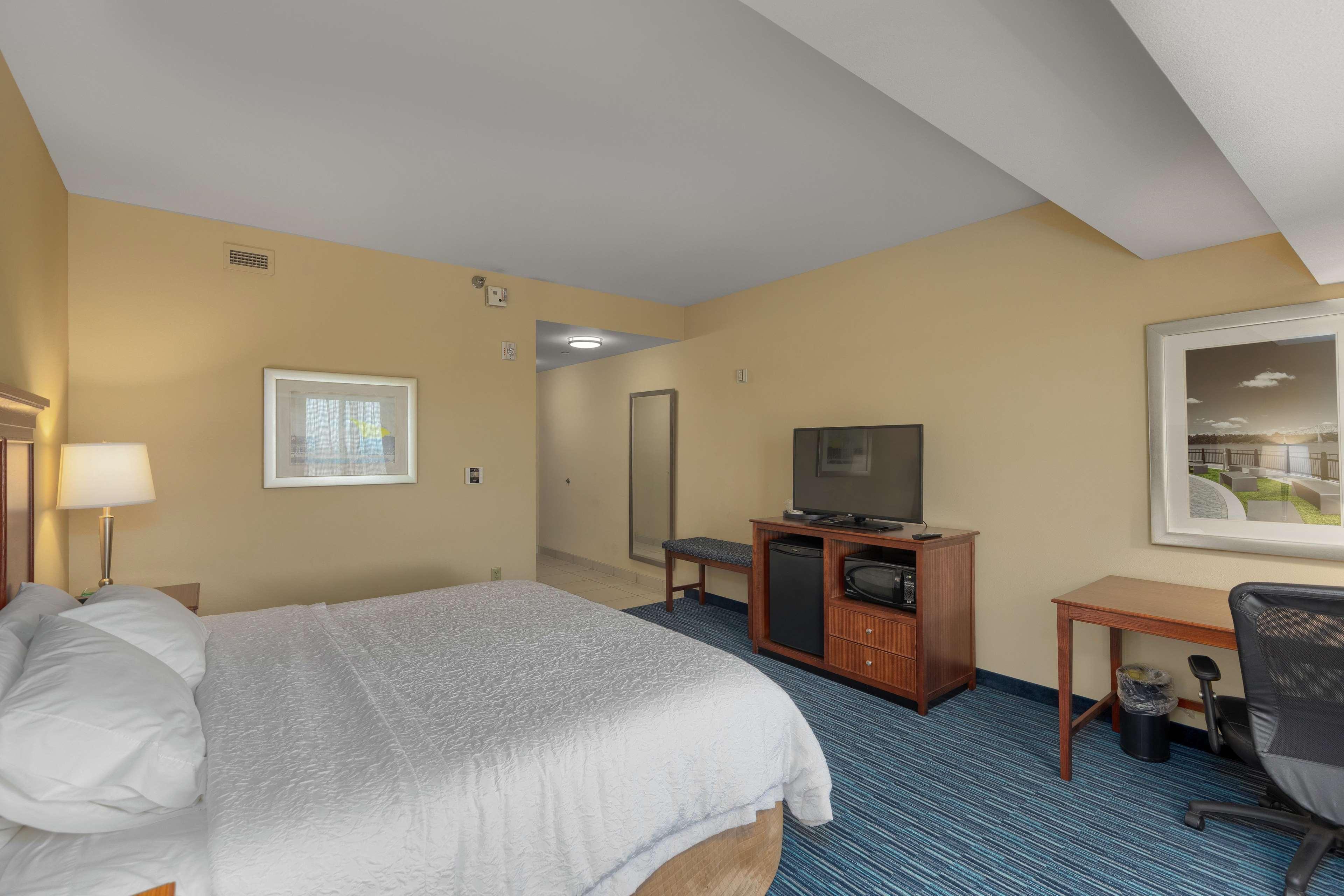 Hampton Inn & Suites Owensboro Downtown Waterfront Exterior foto